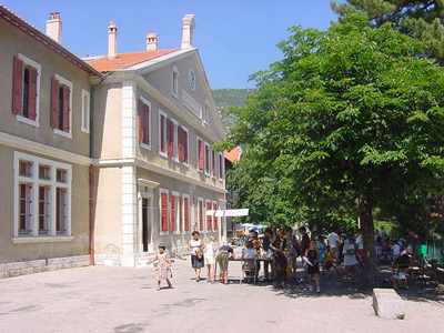 ecole de Serres